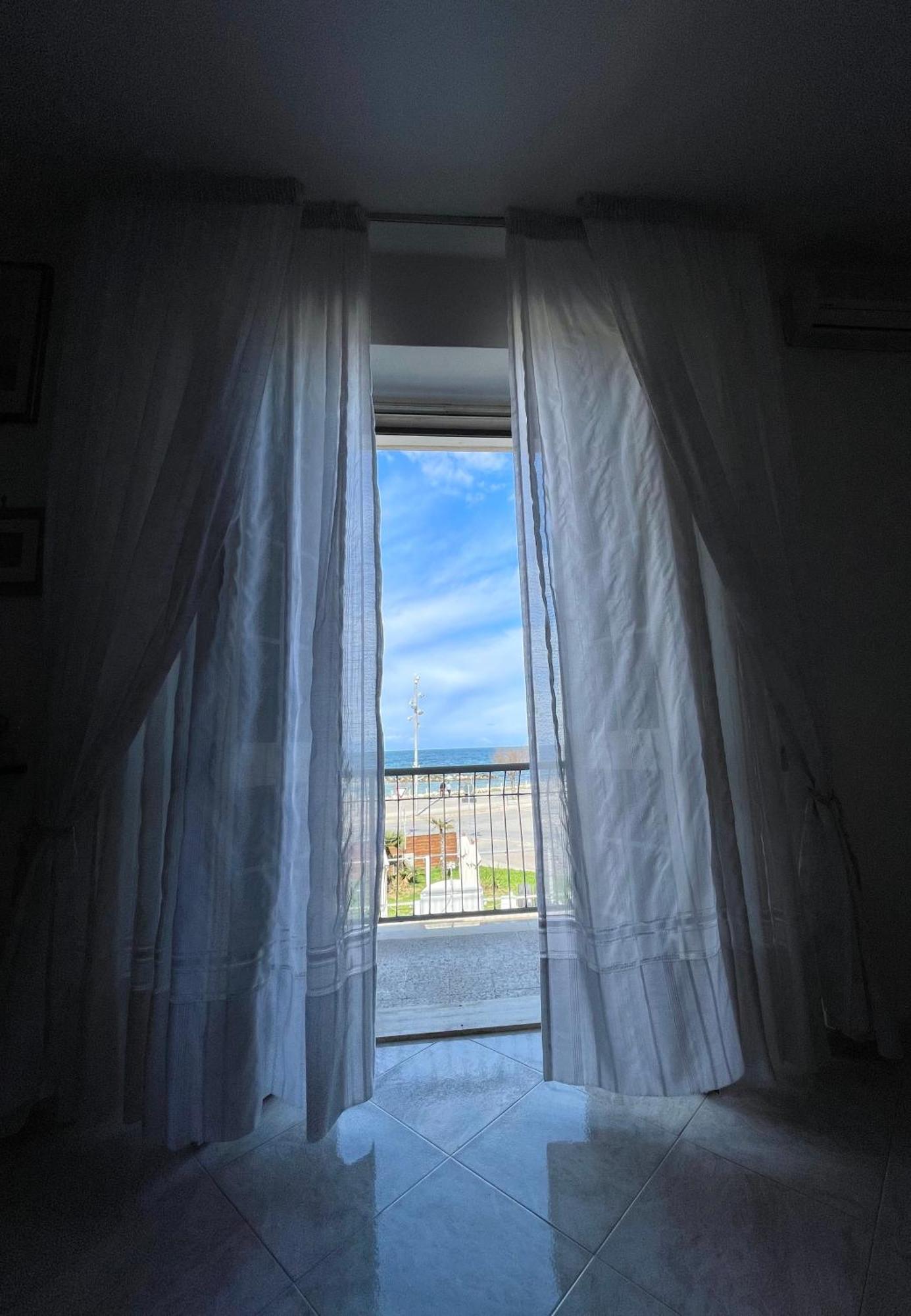 Seafront View Apartment Mola di Bari