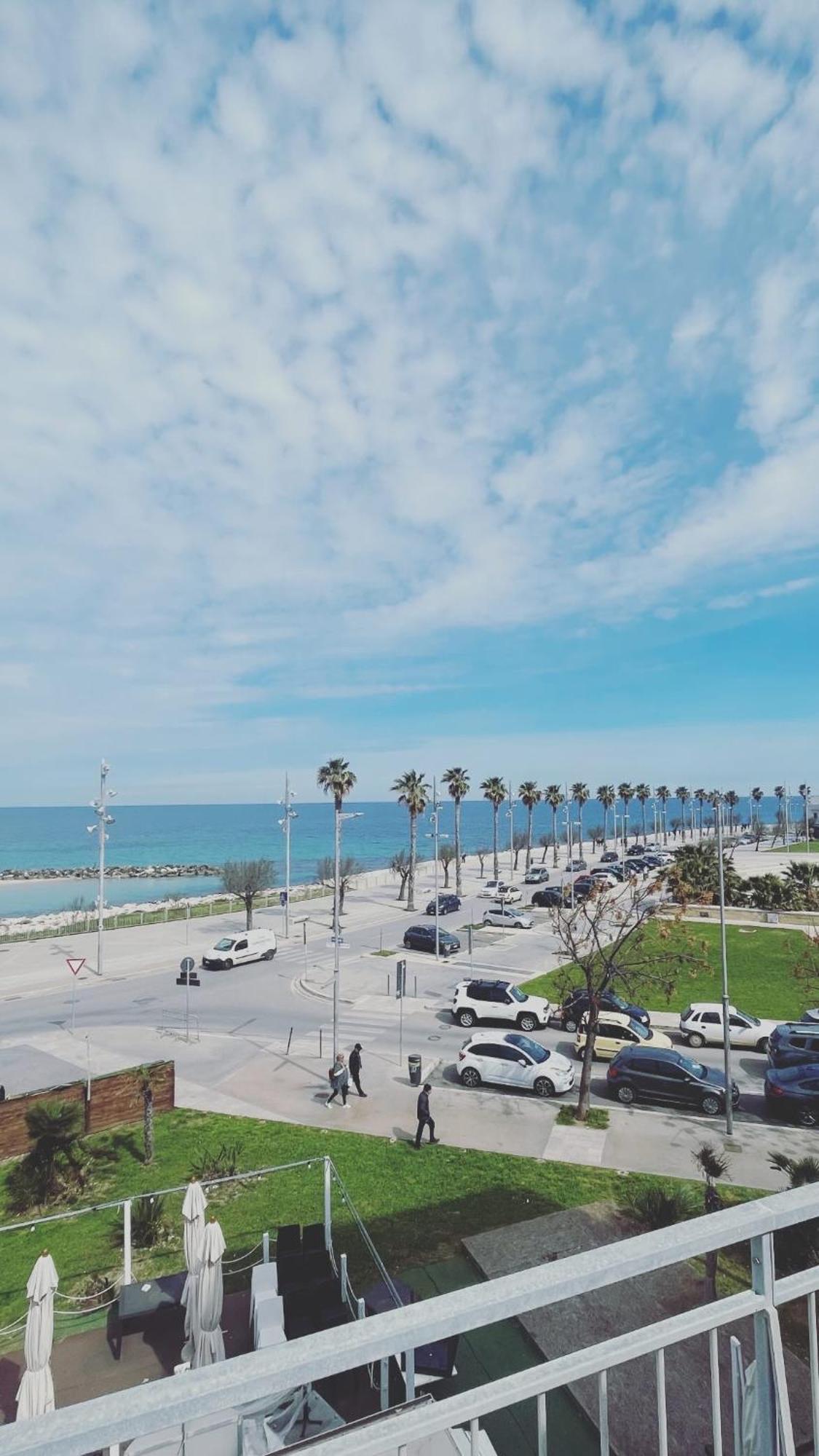 Seafront View Apartment *