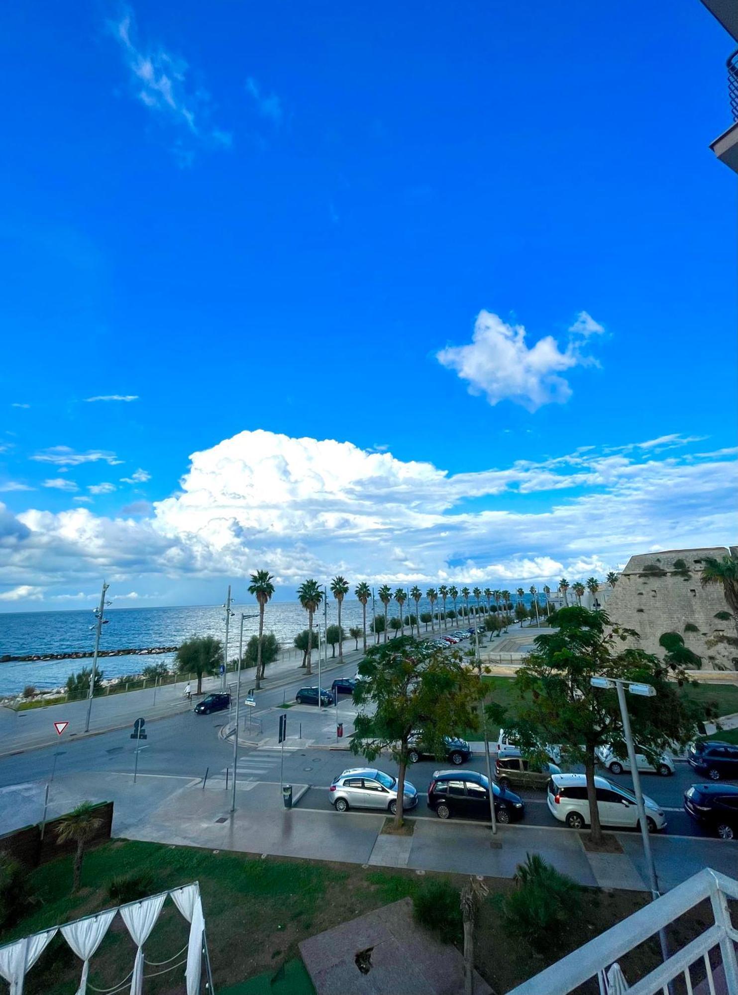 Apartment Seafront View *